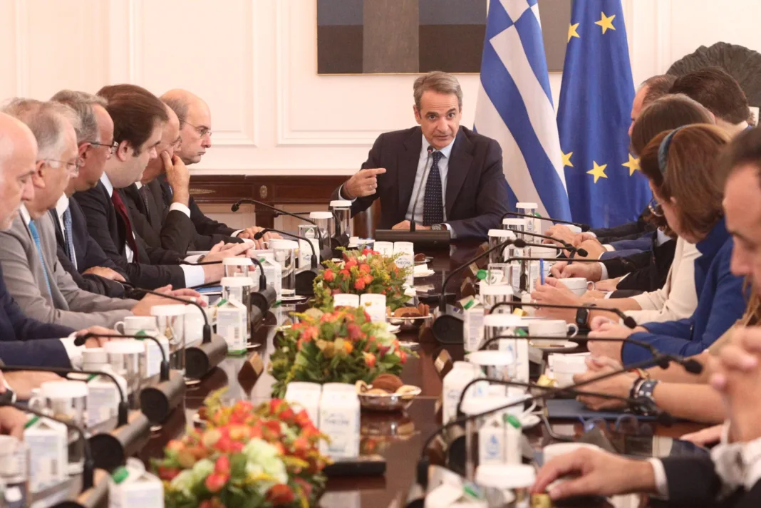 Ανασχηματισμός: Οι εισηγήσεις, τα σενάρια και το παρασκήνιο