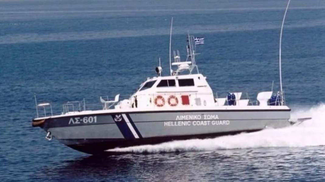 Σάμος: Περιπετειώδης καταδίωξη και σύλληψη Τούρκου διακινητή μεταναστών από το Λιμενικό