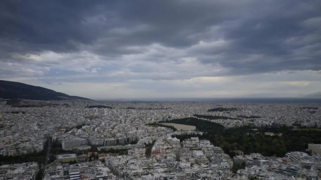 Καιρός αύριο: Λίγες βροχές σε Εύβοια, Κρήτη και Σποράδες – Θερμοκρασίες έως τους 19 βαθμούς