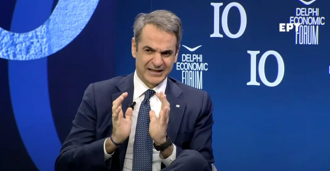 «Αναδίπλωση» Μητσοτάκη στους Δελφούς: Τώρα θέλει συνεργασία με τον Τραμπ!