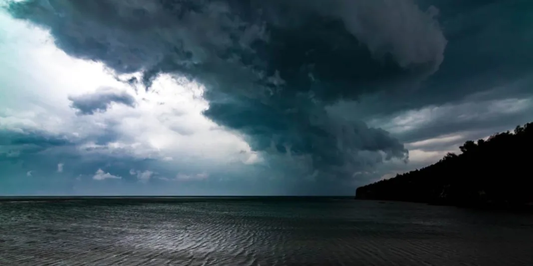 Καιρός αύριο: Συννεφιά σε Αττική και Θεσσαλονίκη – Βροχές, καταιγίδες και χιόνια σε άλλες περιοχές