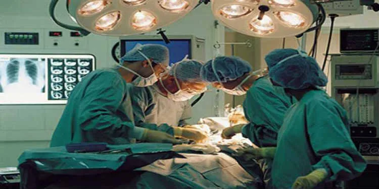 Σοκ στο νοσοκομείο Αλεξάνδρα: Ασθενής πήρε φωτιά κατά τη διάρκεια χειρουργείου