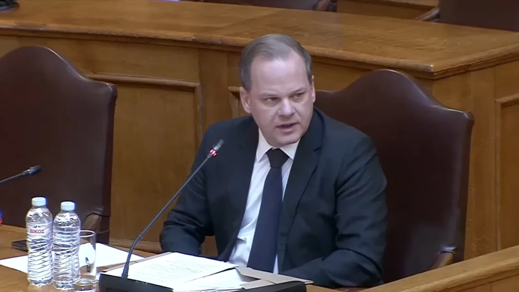 Προανακριτική για Καραμανλή: Αποχώρησαν όλοι, πλην Νίκης και Κωνσταντοπούλου – Παραπέμπεται ο πρώην Υπουργός