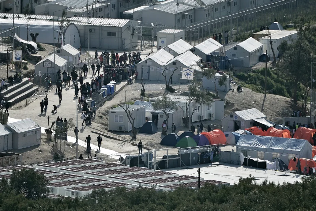Πάνω από 1.500.000 λαθρομετανάστες ετοιμάζεται να φέρει η κυβέρνηση – Κέντρα υποδοχής σε 16.000 οικισμούς