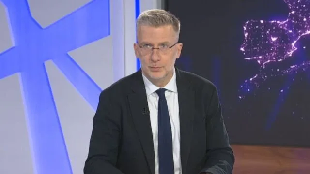 Σκέρτσος όπως… Αντουανέτα: Άγριο κράξιμο για τις δηλώσεις περί διακοπών