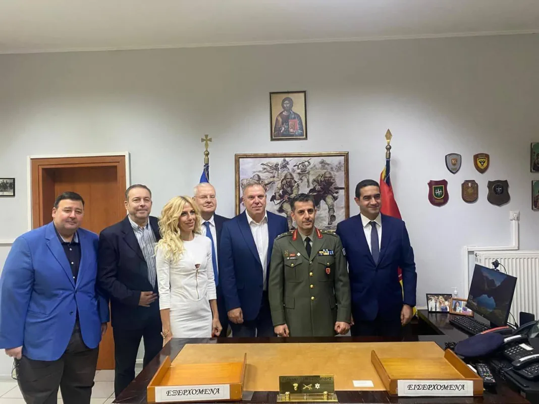 Επίσκεψη του Μιχάλη Κατρίνη και στελεχών του ΠΑΣΟΚ–ΚΙΝΑΛ στη 29η ΤΑΞ ΠΖ “Πόγραδετς”