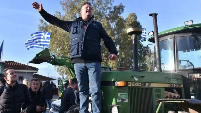 Ομόφωνη απόφαση αγροτών: «Όχι στο διάλογο, ναι στις κινητοποιήσεις»