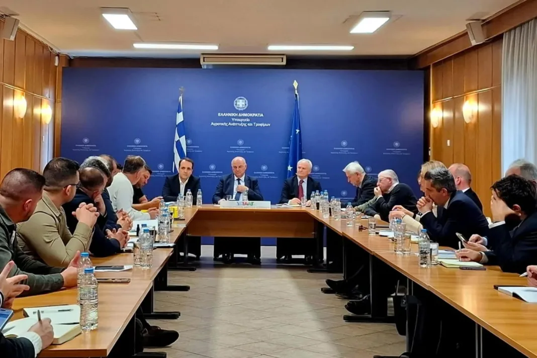 Ροδόπη-Έβρος: Αποχωρούν τα τρακτέρ από το Ορμένιο μετά τη συνάντηση στο ΥΠΑΑΤ