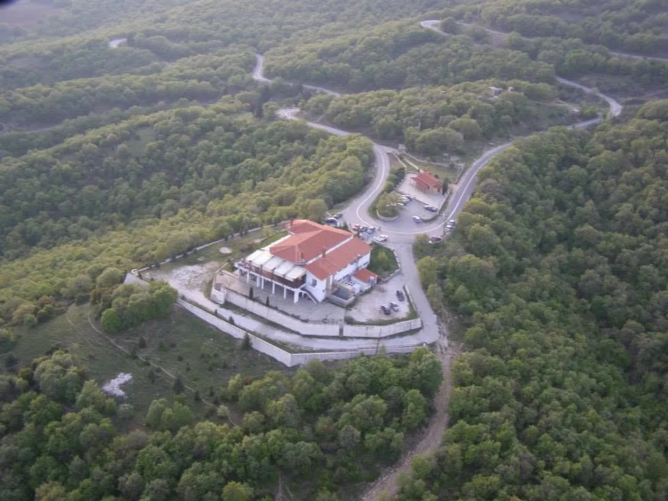 Δάσος Νυμφαίας: Απαγόρευση κυκλοφορίας στην κατηγορία 4, ερωτήματα για το Τουριστικό Περίπτερο και σχέδιο εκκένωσης