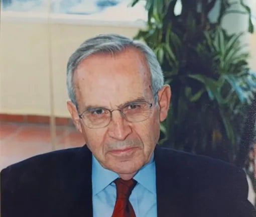 Έφυγε από τη ζωή ο Βασίλης Οικονόμου, σύζυγος της κόρης του ιδιοκτήτη Αχαΐα Κλάους