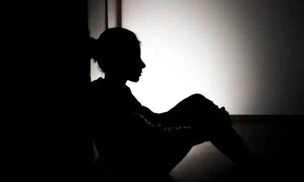 Θεσσαλονίκη: Ανήλικη έπεσε από τον 5ο όροφο και σώθηκε από λαμαρινοσκεπή